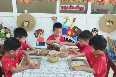 video hoạt động tạo hình lá cờ Việt Nam chào mừng ngày 30/4 ngày giải phóng miền Nam thống nhất đất nước lớp MG B3