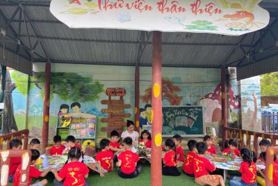 Hưởng ứng Ngày Sách và Văn hóa đọc Việt Nam năm 2026, cô và các con lớp B5 đã cùng nhau thực hiện một video nhỏ với chủ đề “Bé yêu đọc sách”.