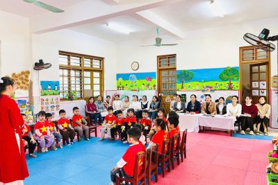 Ảnh dạy sinh hoạt chuyên môn theo nghiên cứu bài học tiết dạy truyện: Gà trống choai và hạt đậu – Giáo viên: Đinh Hoàng Cẩm Thương