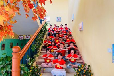 Video bài múa mẹ hãy nắm chặt tay con lớp mẫu giáo B5 chào mừng ngày 8/3